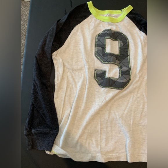 Osh Kosh #9 Long Sleeve Shirt Size 8 Boys - Picture 2 of 4